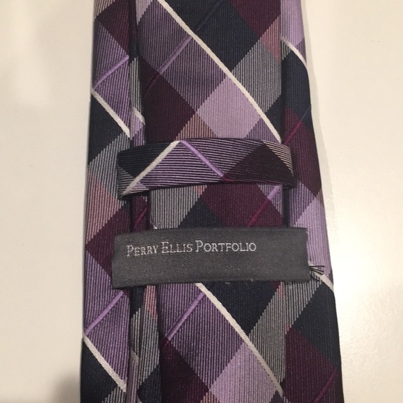 5/$25 Perry Ellis tie. Reg width & length - Picture 3 of 3